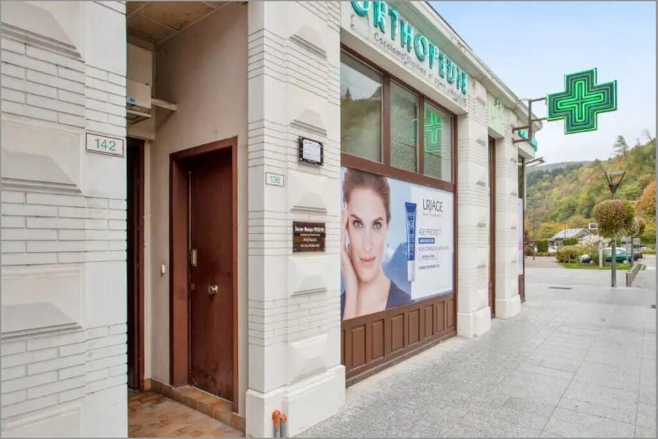Face aux Thermes: lit double, terrasse, wifi Apartment in Auvergne-Rhône-Alpes