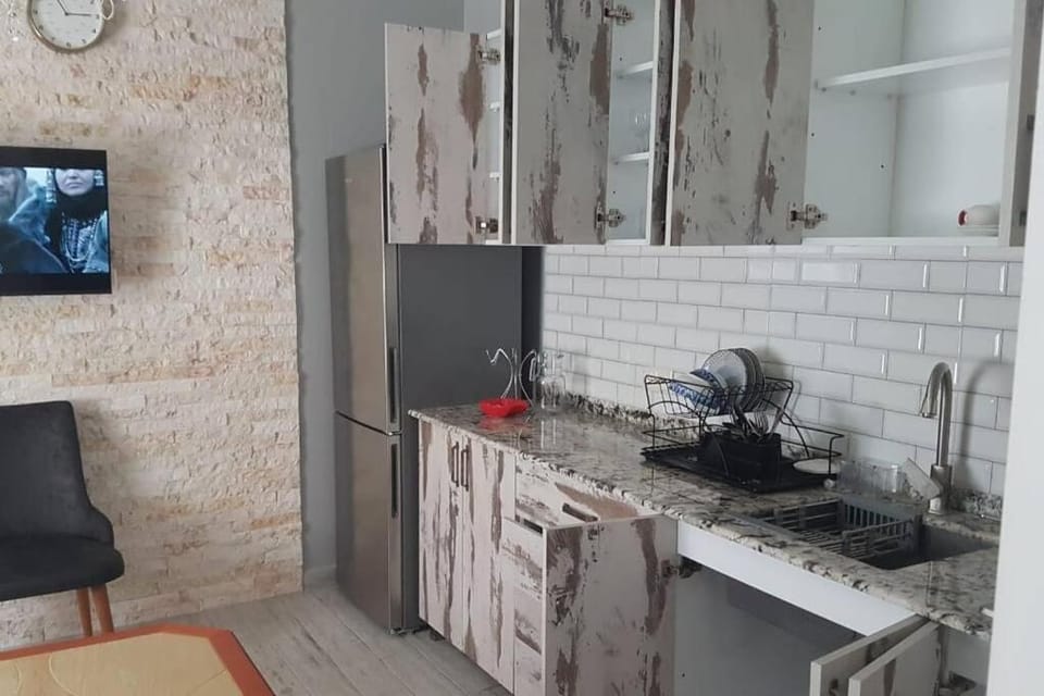 TV and multimedia, Kitchen or kitchenette, oven, stove
