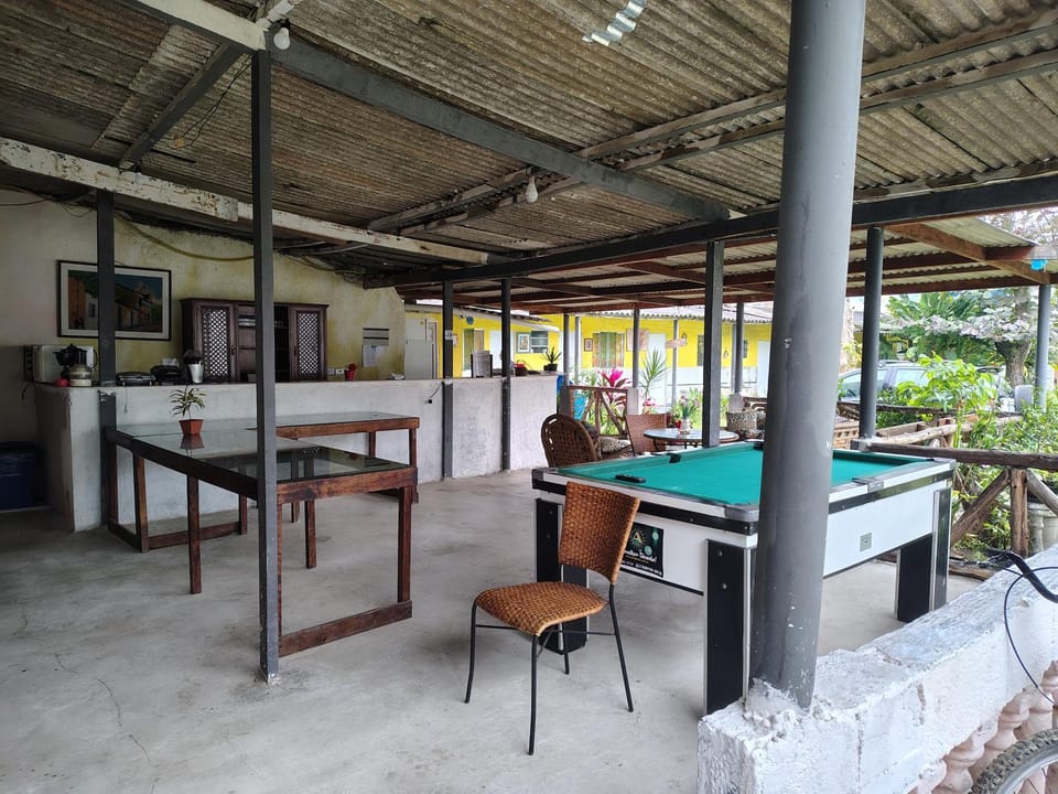 Billiard, Game Room