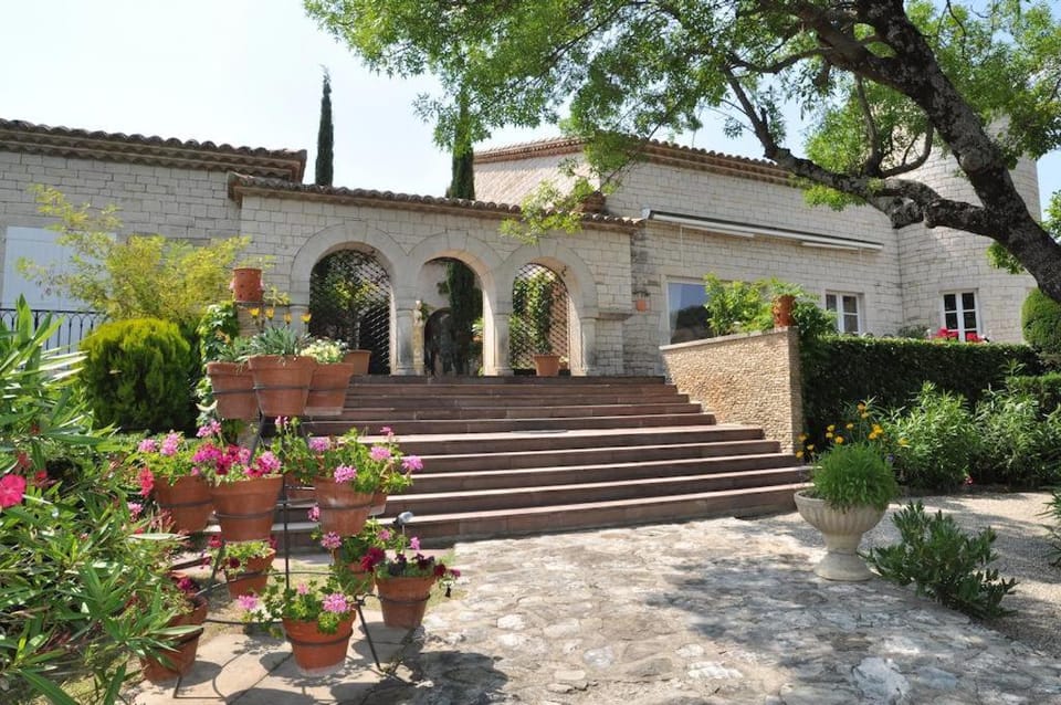 Domaine le Bourdet House in Provence