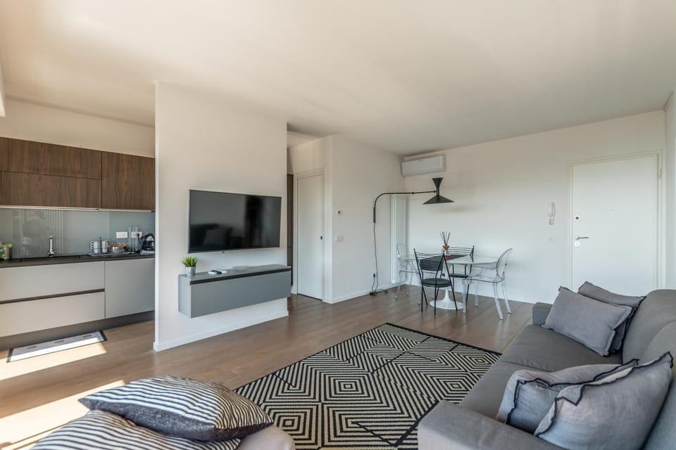 Communal lounge/ TV room, TV and multimedia, Living room, Seating area