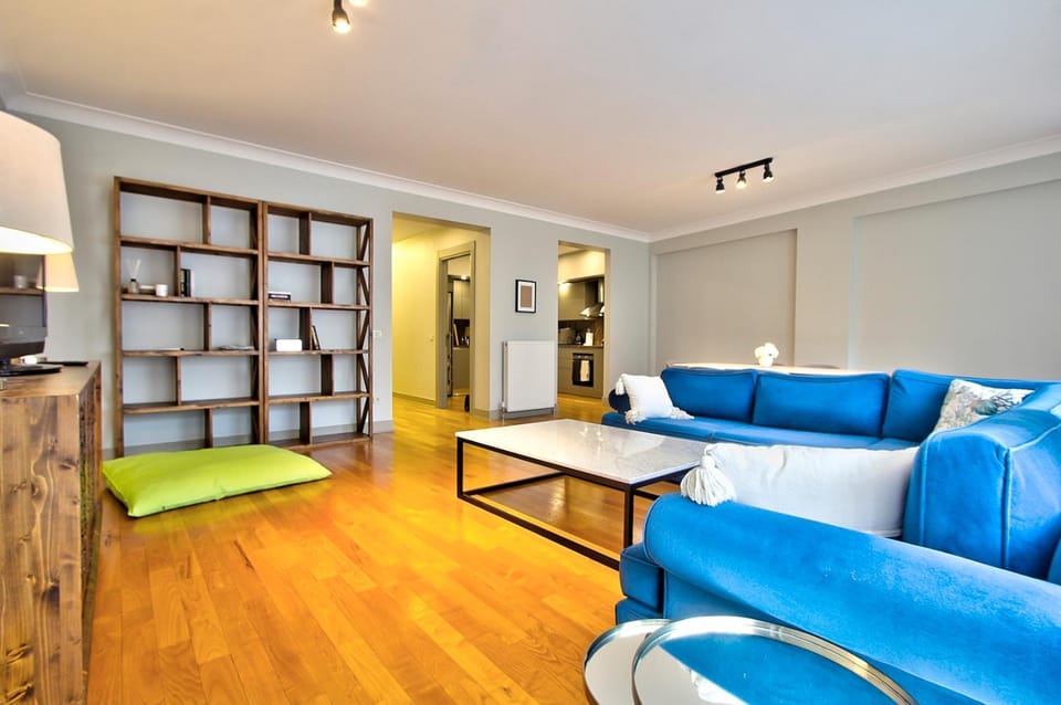 New Build with Modern Amenities and Balcony Apartment in Istanbul