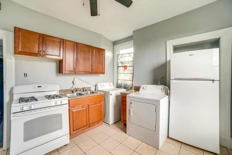 Pittsburgh Vacation Rental ~ 6 Mi to Downtown! Apartment in Pennsylvania