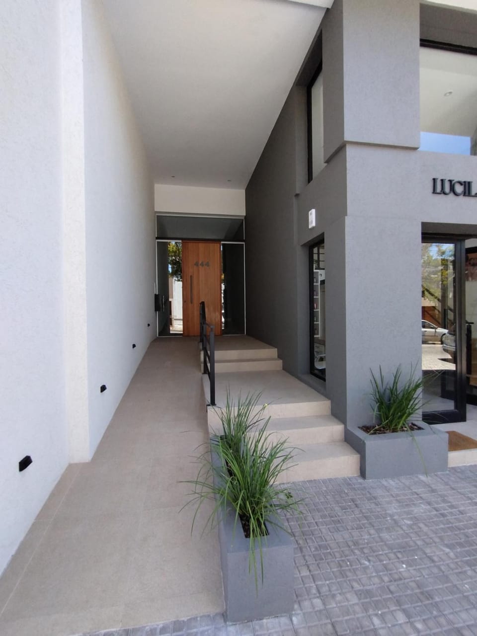 Facade/entrance