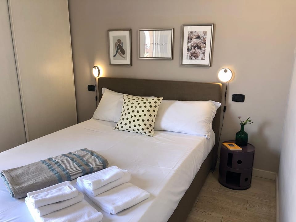 Bed, Photo of the whole room, Bedroom, towels, wardrobe