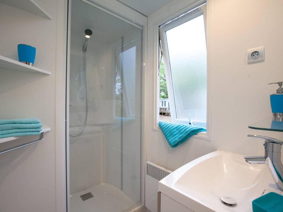 Camping L'Oasis Campground/ 
RV Resort in Grospierres