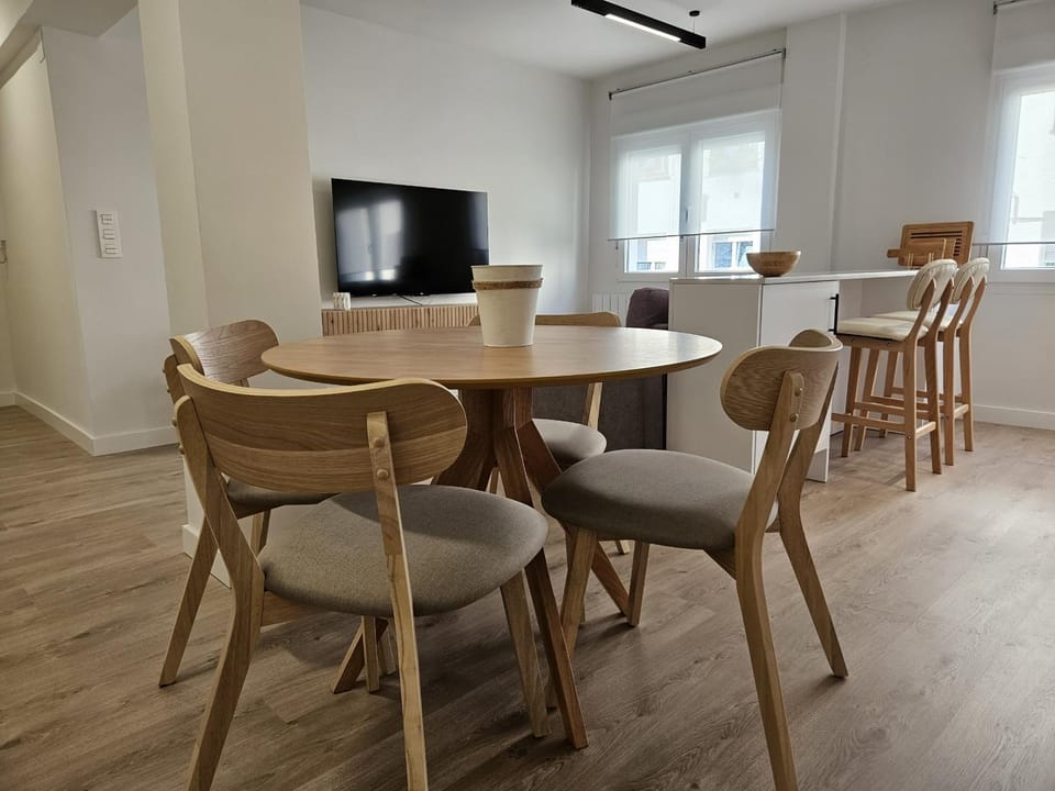 1A102 Moderno y amplio apartamento by R2R Consulting Apartment in Gijón