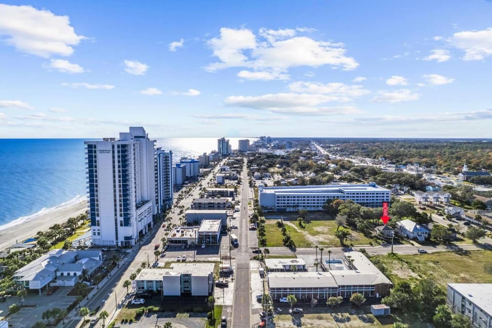 Property building, Neighbourhood, Bird's eye view, Beach, City view, Sea view, Location