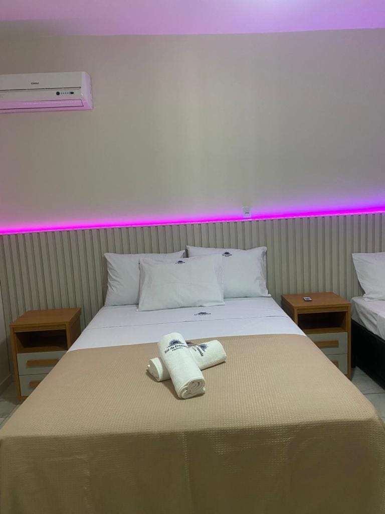 Bed, Bedroom, air conditioner