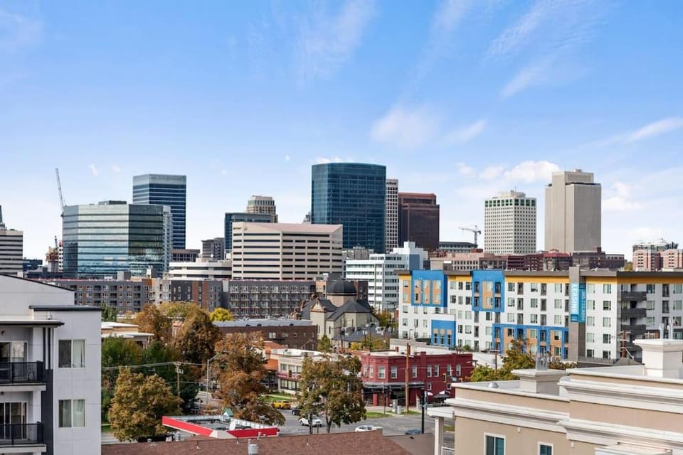 Heart of SLC Stocked w Everything you need Apartment in Salt Lake City