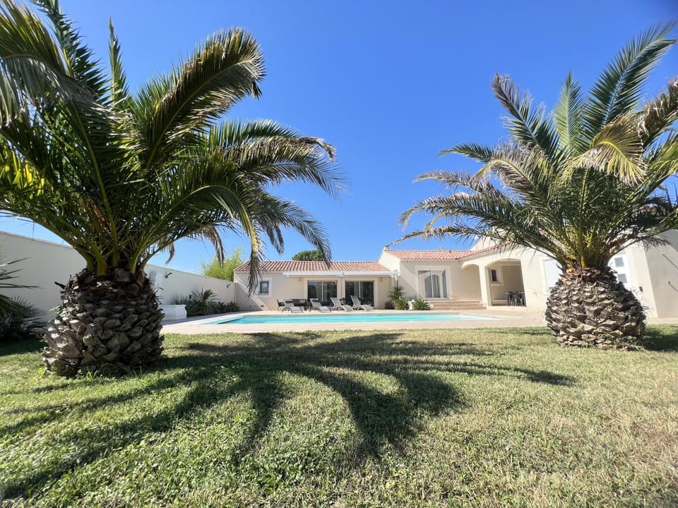 Spring, Garden, Garden view, Pool view, sunbed