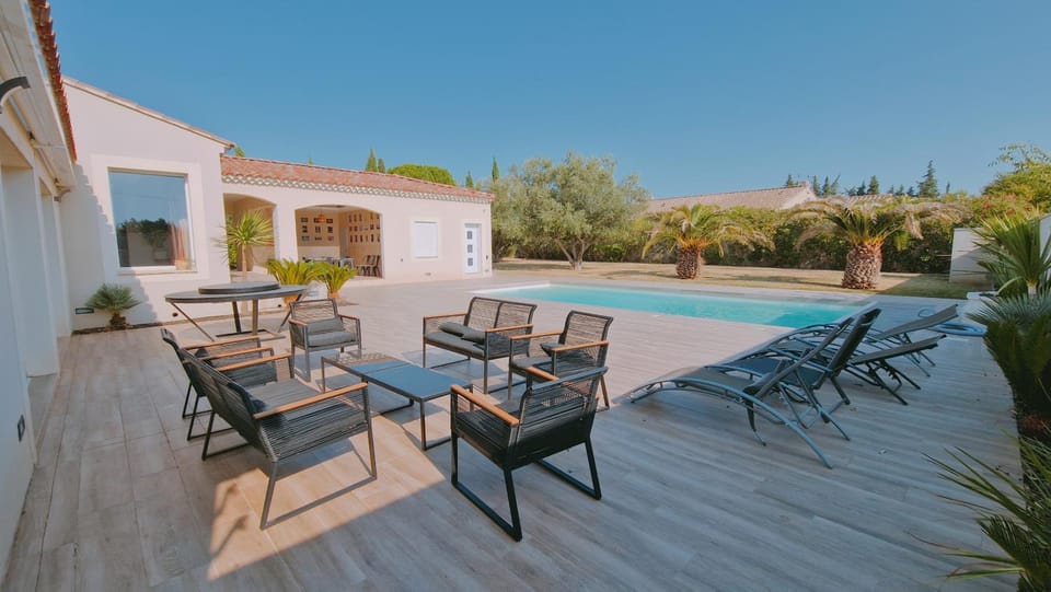 Patio, Balcony/Terrace, Pool view, Pool view, Swimming pool, sunbed