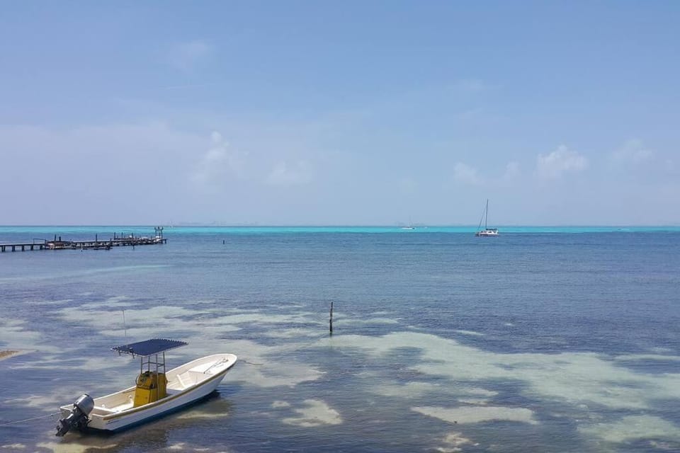 Marysol great views beachfront next to nomads d3 Apartment in Isla Mujeres