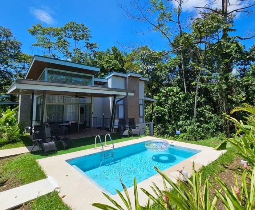 Villas Töcu-Casa Perezoso Villa in Alajuela Province