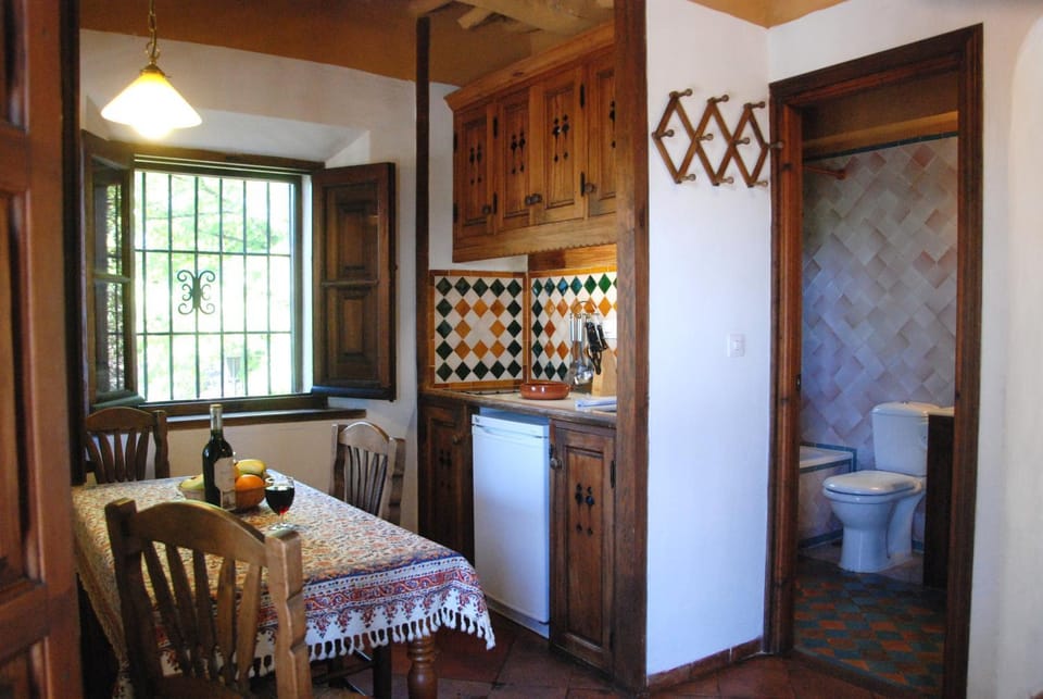 Day, Dining area
