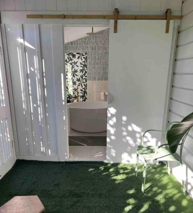 Artists Residence Villa in Brisbane