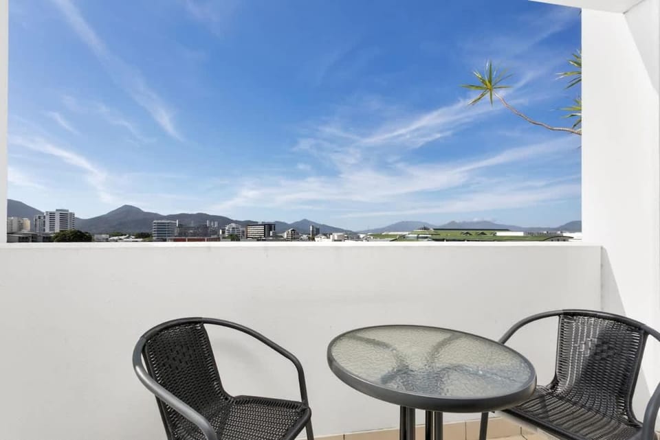 'Central Plaza' Adjacent Apartments with Rooftop Pool Apartment in Cairns