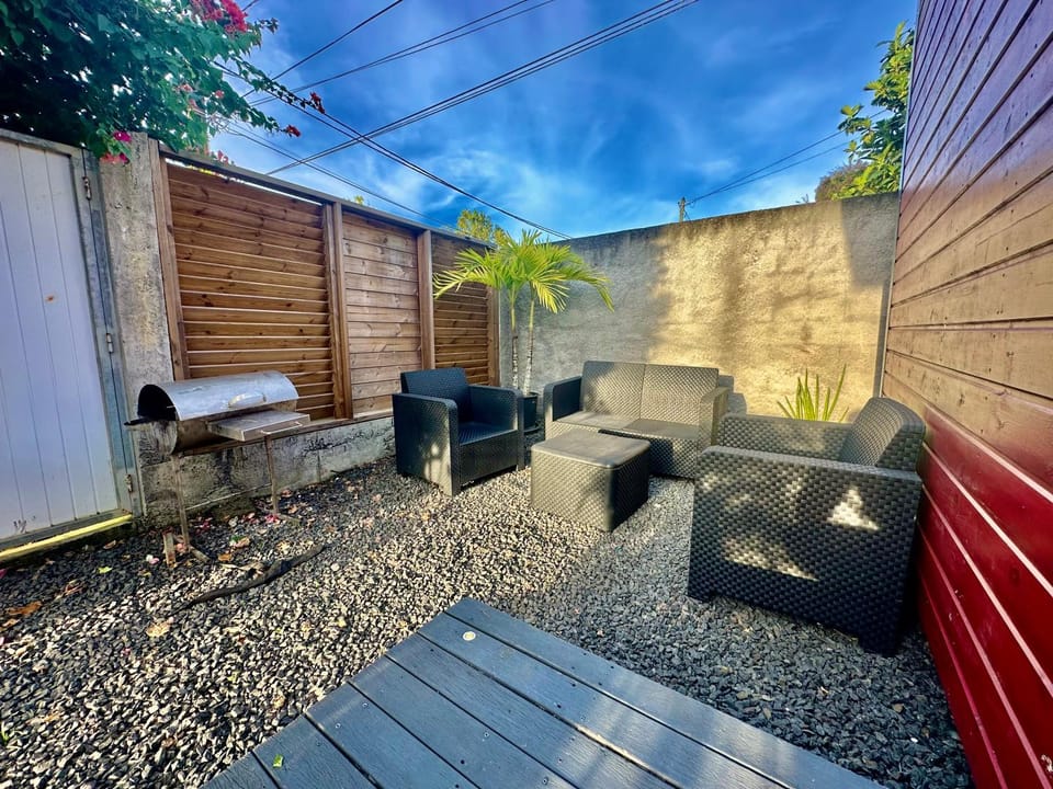 BBQ facilities, Seating area