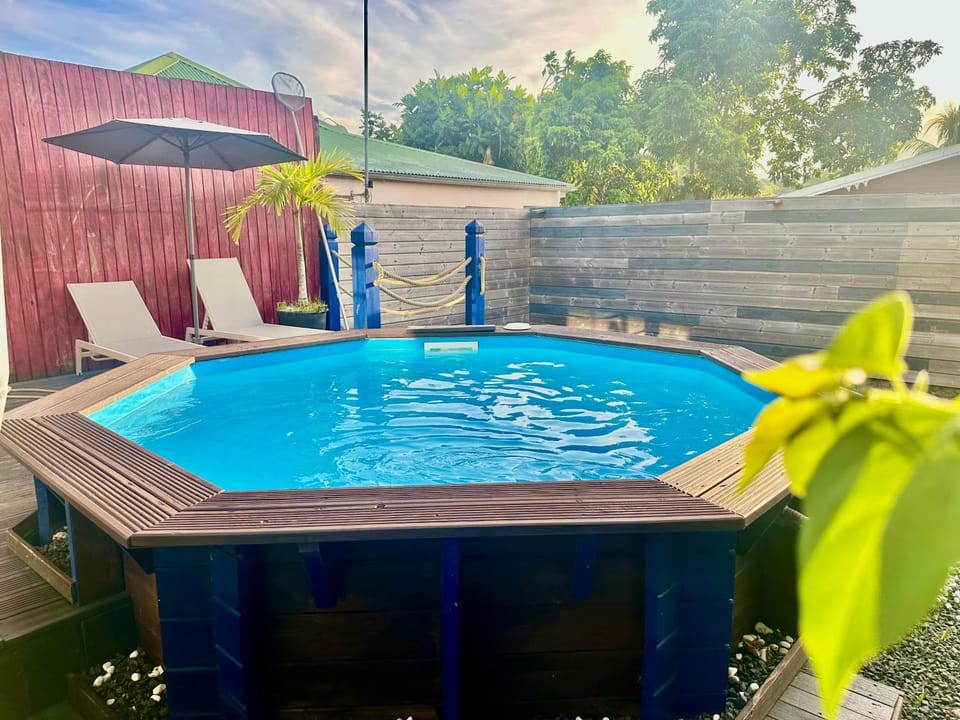 Pool view, Swimming pool, sunbed