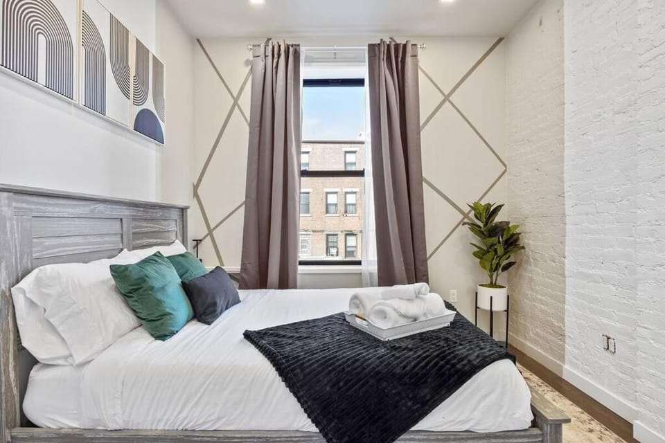 SWJ Btm G, 1 and 2 - Save on 2Day+ Stays_6Br Triplex Apartment in Harlem