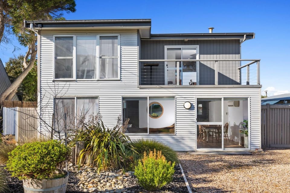 Property building, Garden, Balcony/Terrace