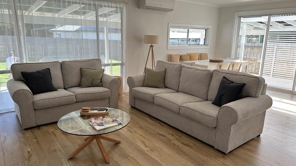 Castaway, Cowes beach house House in Cowes