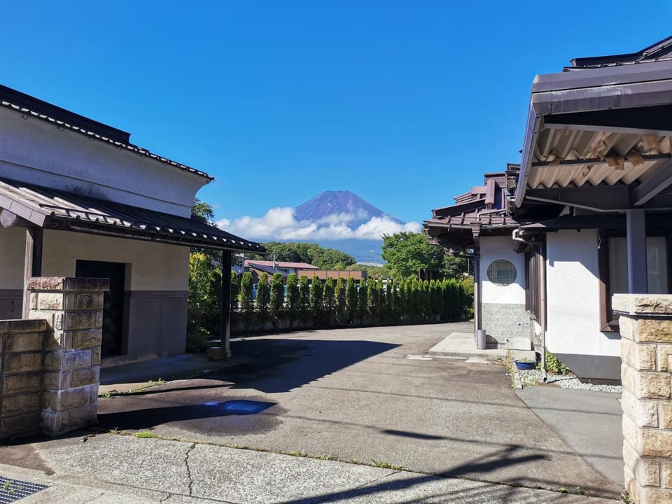 Facade/entrance, Garden, Mountain view, Parking