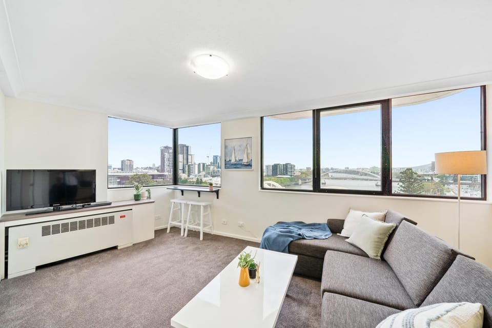 TV and multimedia, Living room, River view