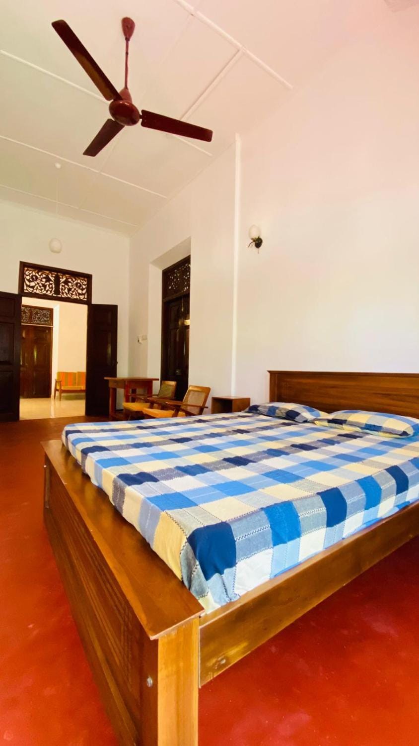 Bed, Photo of the whole room, Bedroom, fireplace