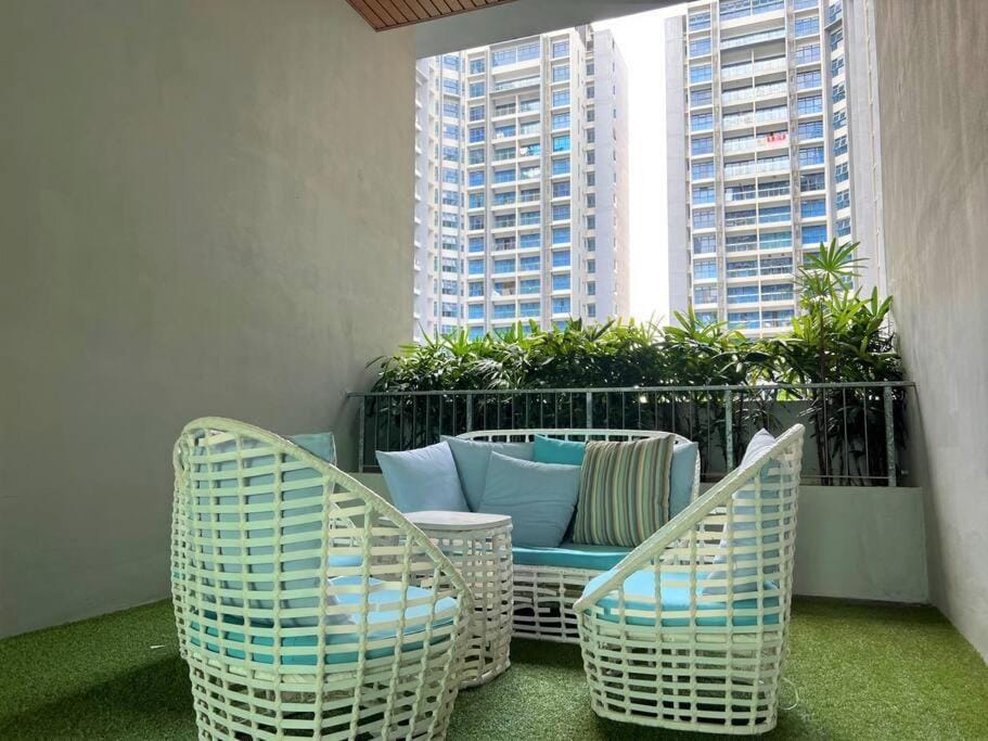 Melaka {Atlantis Suite} City-View/ 10Pax/5Bed Apartment in Malacca