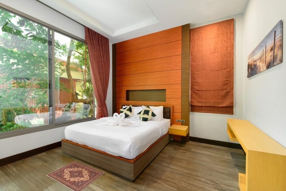 Bedroom, Garden view, air conditioner