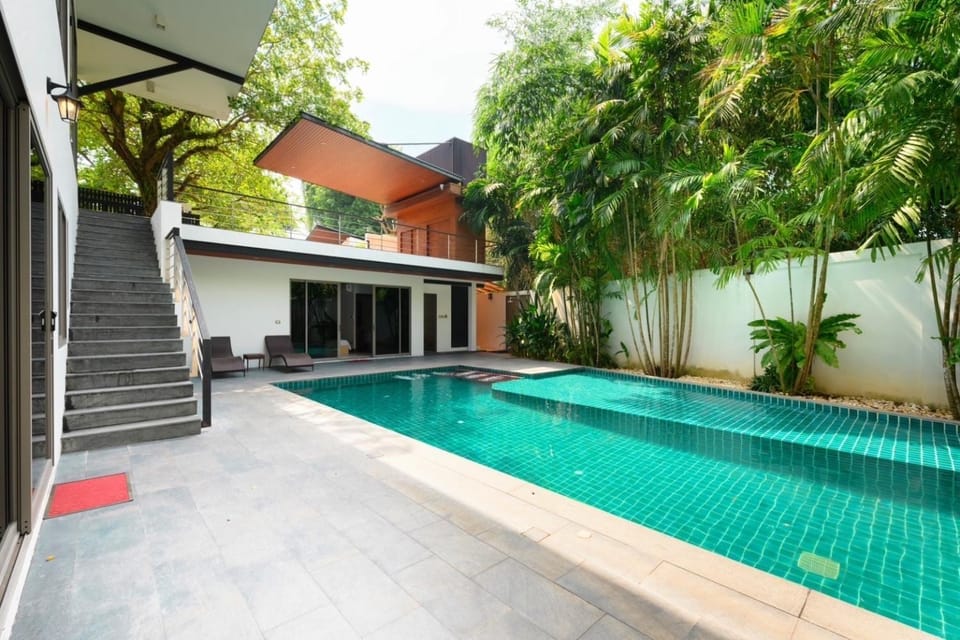 Sauna, Swimming pool