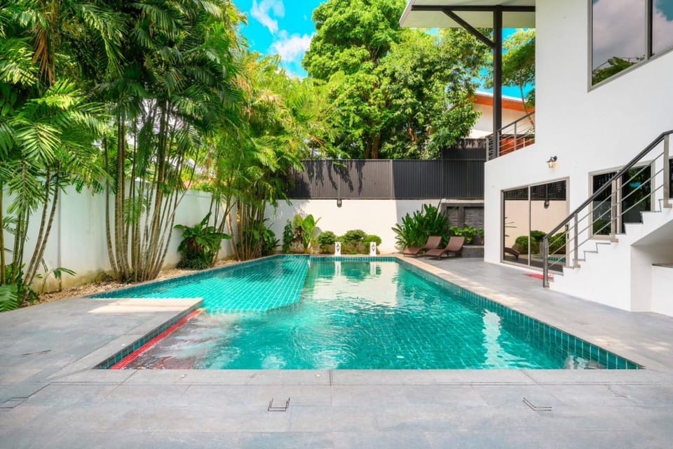 Property building, Swimming pool
