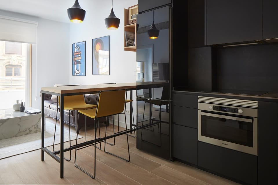 Kitchen or kitchenette, Dining area, pet friendly, stove