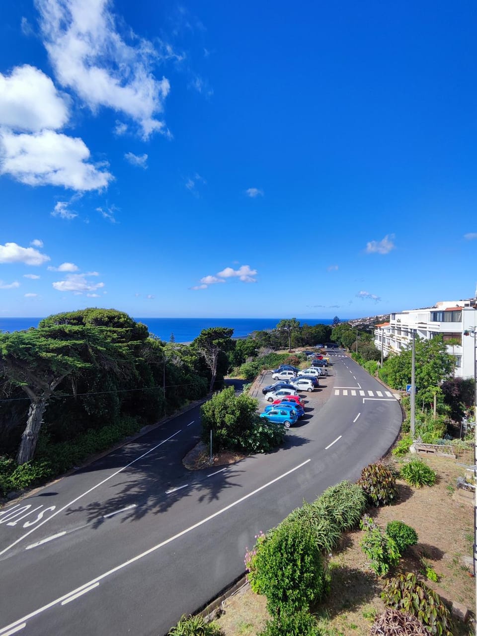 Property building, Neighbourhood, Natural landscape, Balcony/Terrace, Sea view, Location, Parking