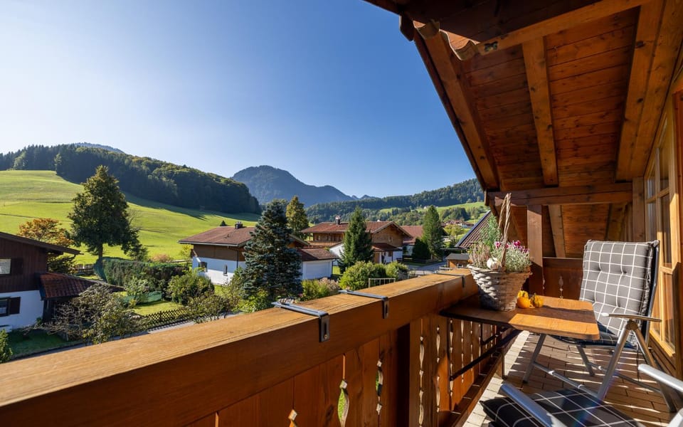 View (from property/room), Balcony/Terrace, Autumn, Mountain view