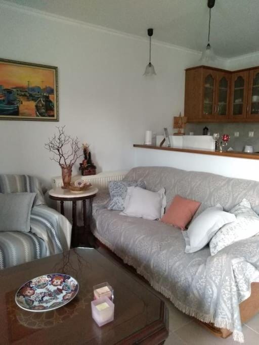 Kitchen or kitchenette, Living room, Seating area