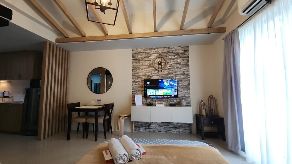 TV and multimedia, Living room, Dining area