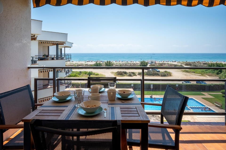 Balcony/Terrace, Pool view, Sea view