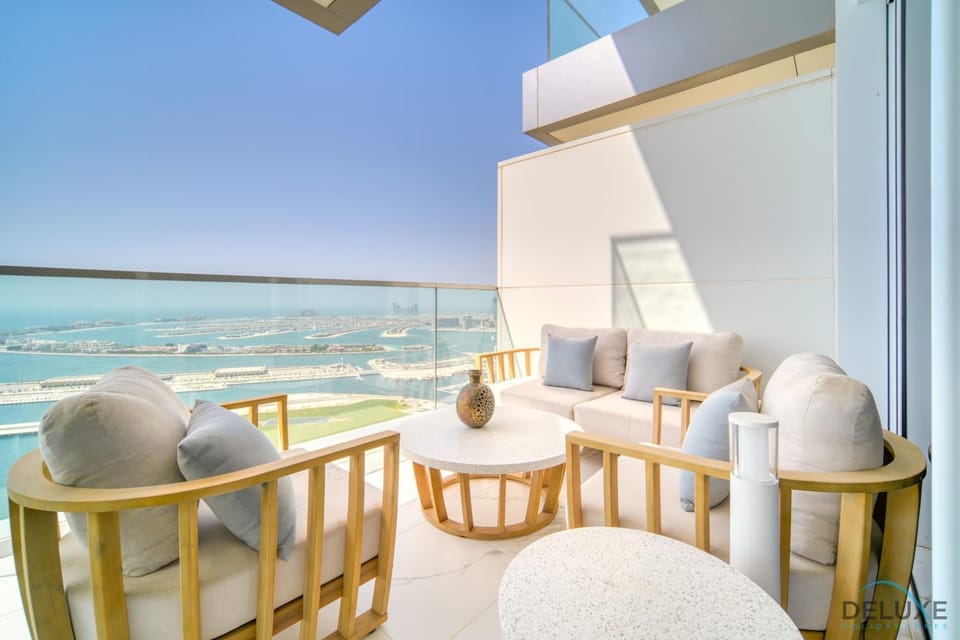 Natural landscape, View (from property/room), Balcony/Terrace, Seating area, Sea view