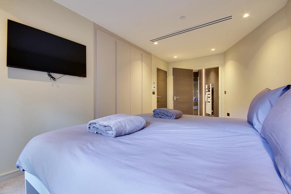 Bathroom, Bedroom