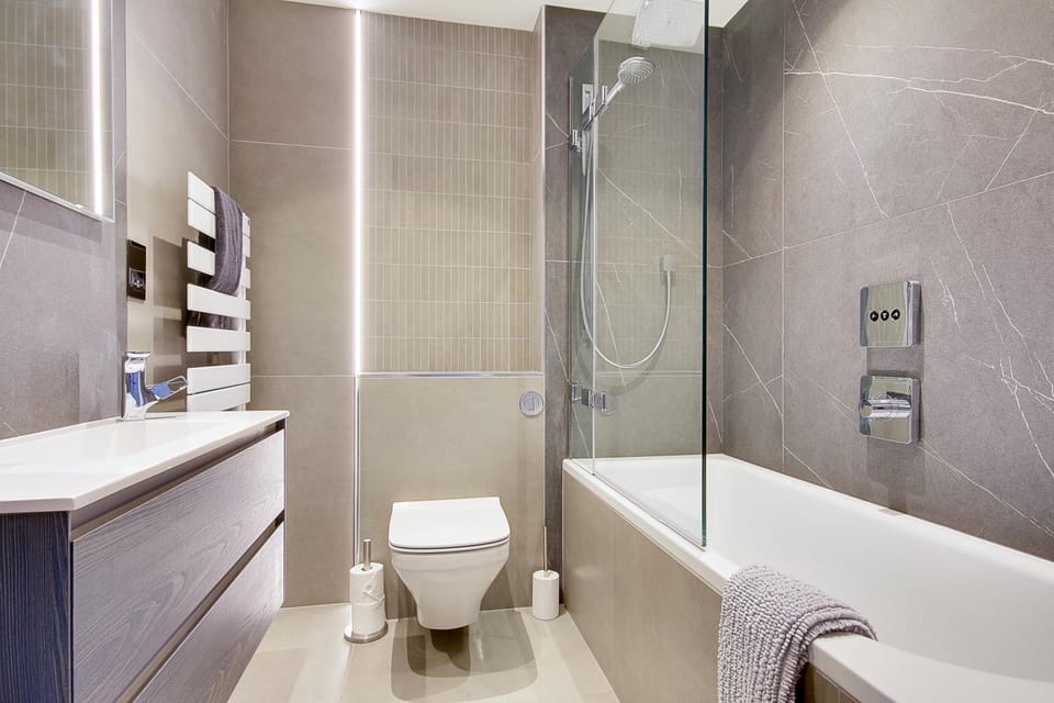 Shower, Toilet, Bathroom, Bath