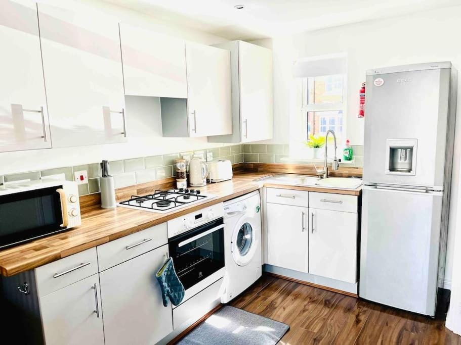 Kitchen or kitchenette, minibar, pet friendly, stove, toaster