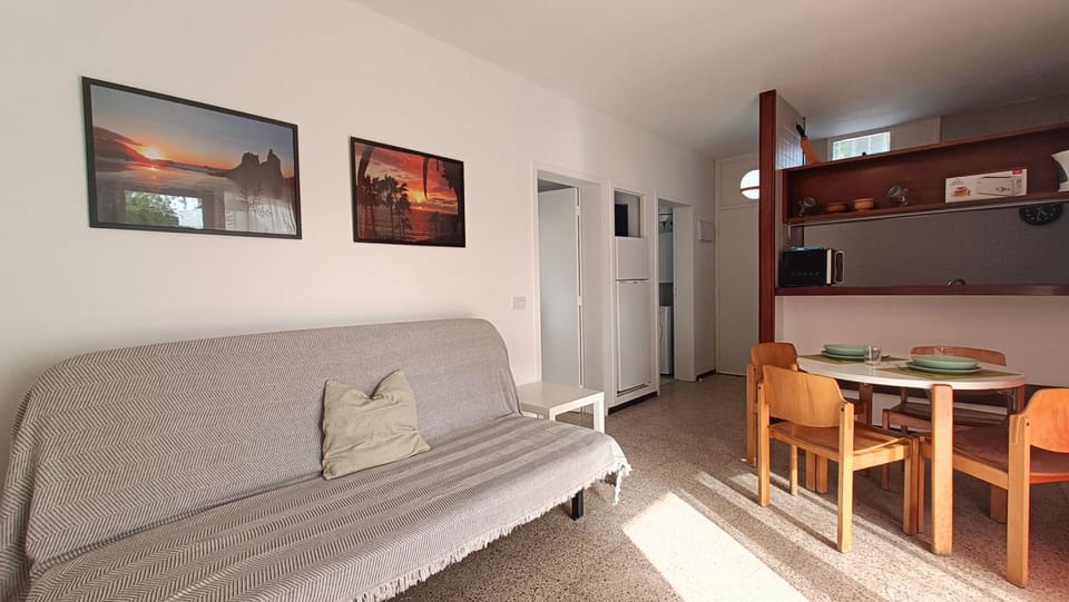 Living room, Dining area, minibar