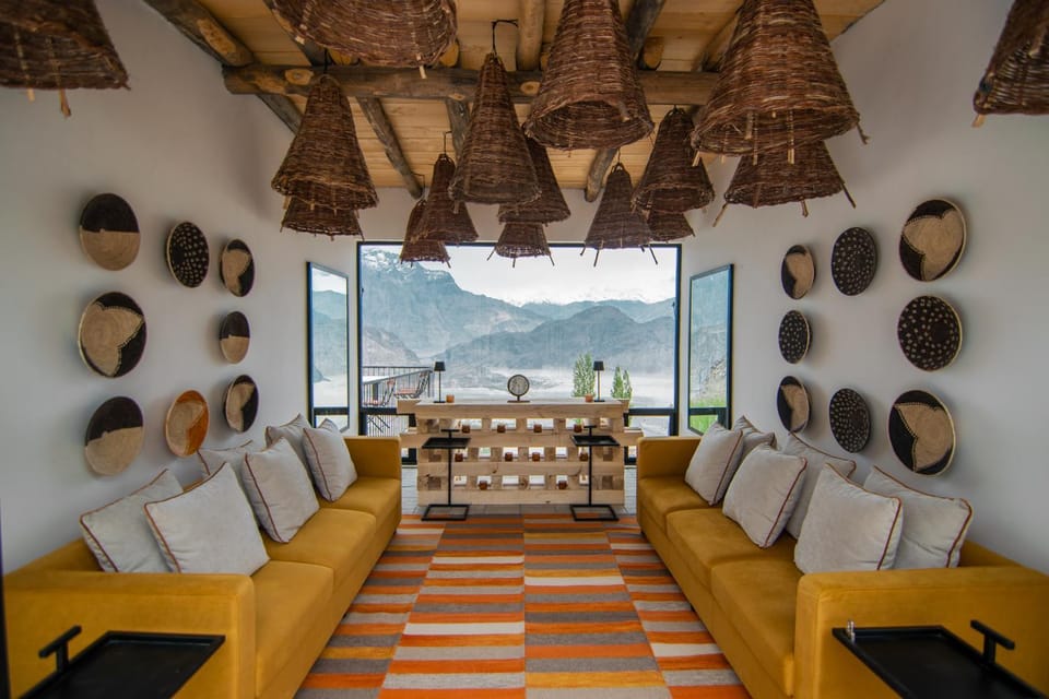 Lobby or reception, Seating area, Mountain view