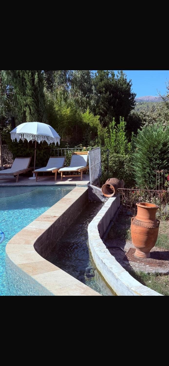 Le Mas des Amandiers Bed and Breakfast in Saint Paul de Vence