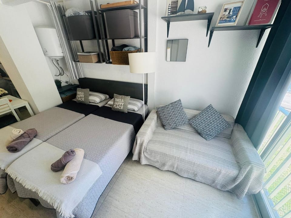 Calpe Miramar Studio 180m from Cala Calalga & 7 min from La Fossa Beach AC WiFi Apartment in Calp