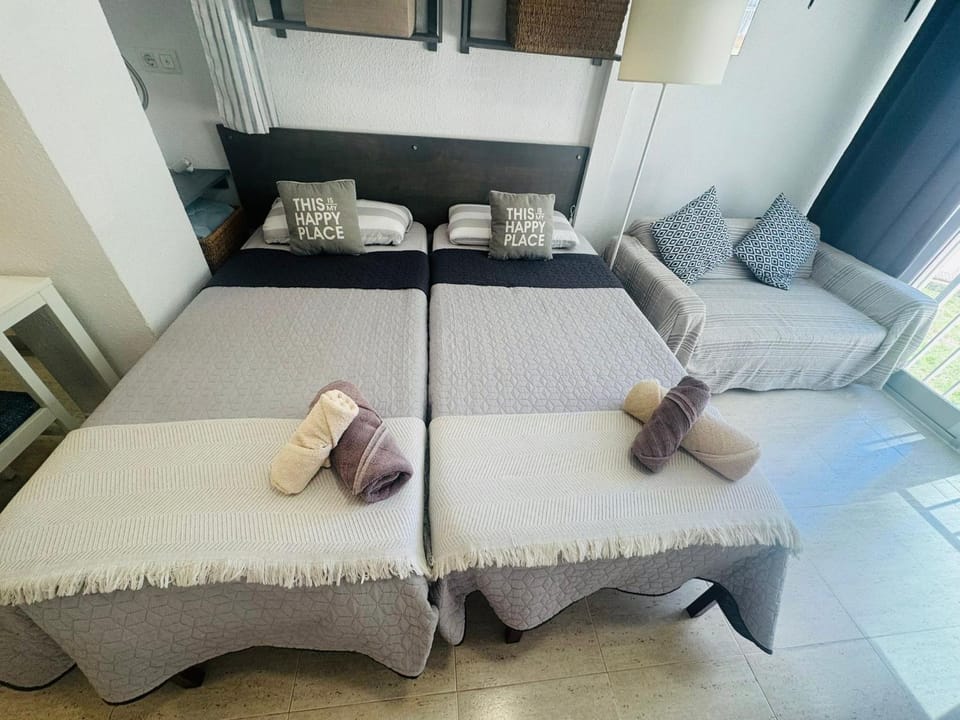Calpe Miramar Studio 180m from Cala Calalga & 7 min from La Fossa Beach AC WiFi Apartment in Calp