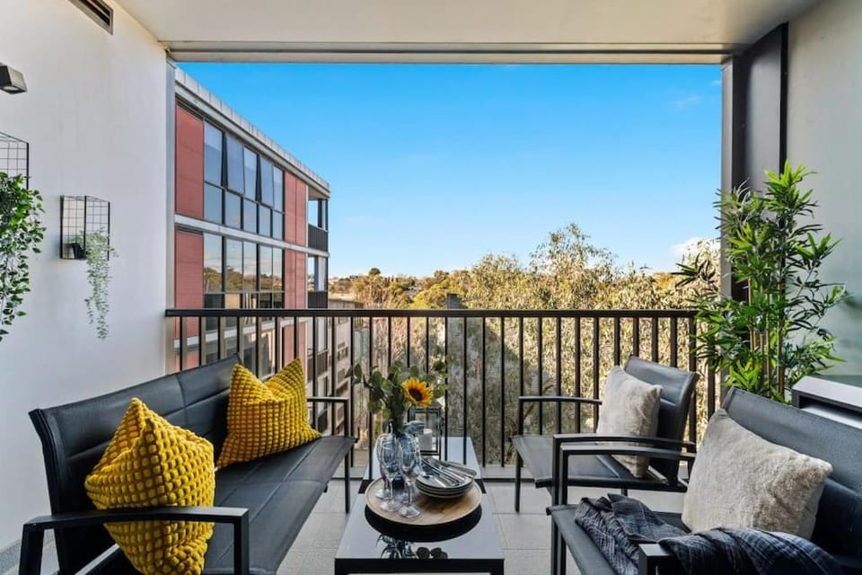 Urban Uptown: Stylish Richmond Apartment in Melbourne
