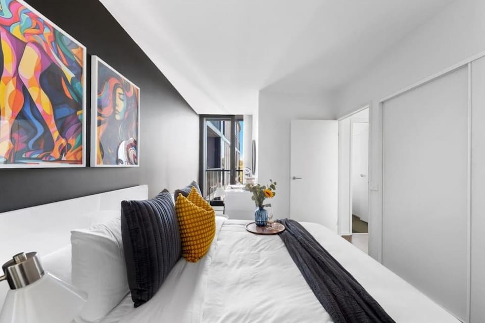 Urban Uptown: Stylish Richmond Apartment in Melbourne